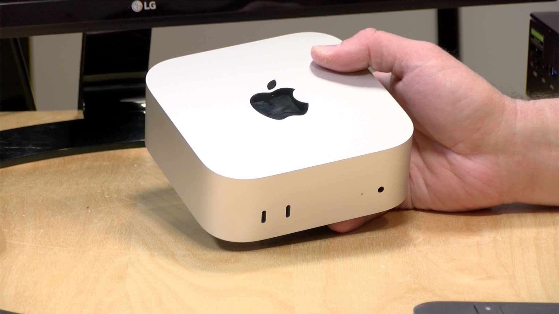 The Base Model M4 Mac Mini is a Great Value - Hands-on Review - Lon ...