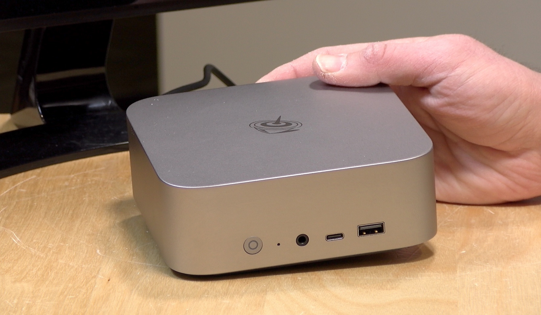 Beelink SER8 Mini PC (with Ryzen 8745HS) Review - Lon Seidman